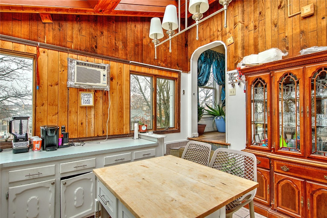 98 Summit Street Pawtucket, RI 02860 - Photo 4 of 20