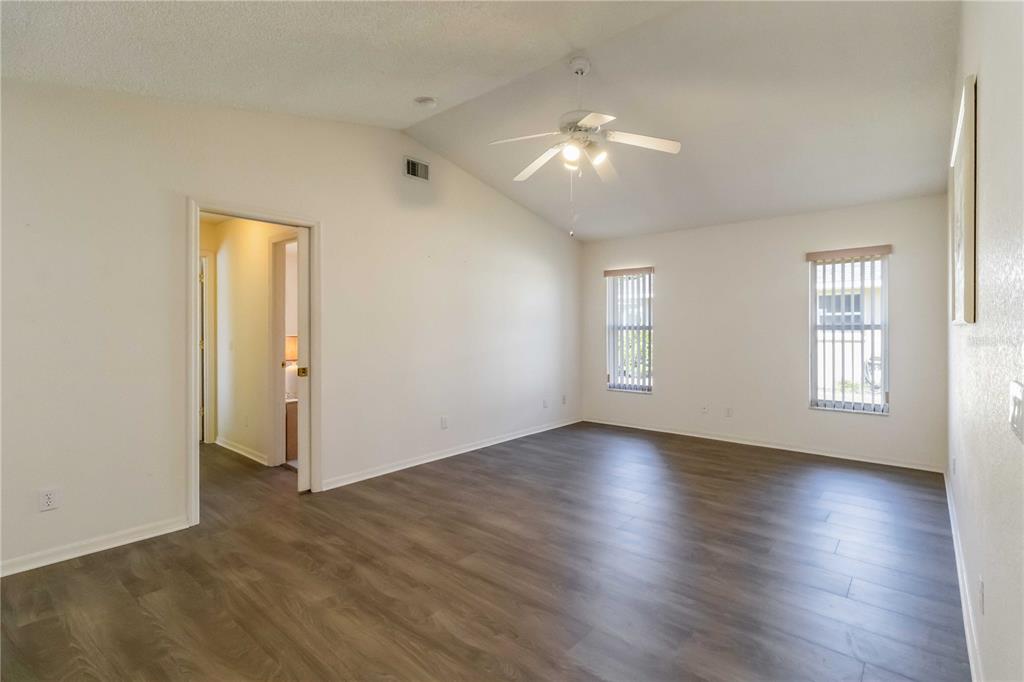 5864 Tyler Road Venice, FL 34293 - Photo 15 of 36