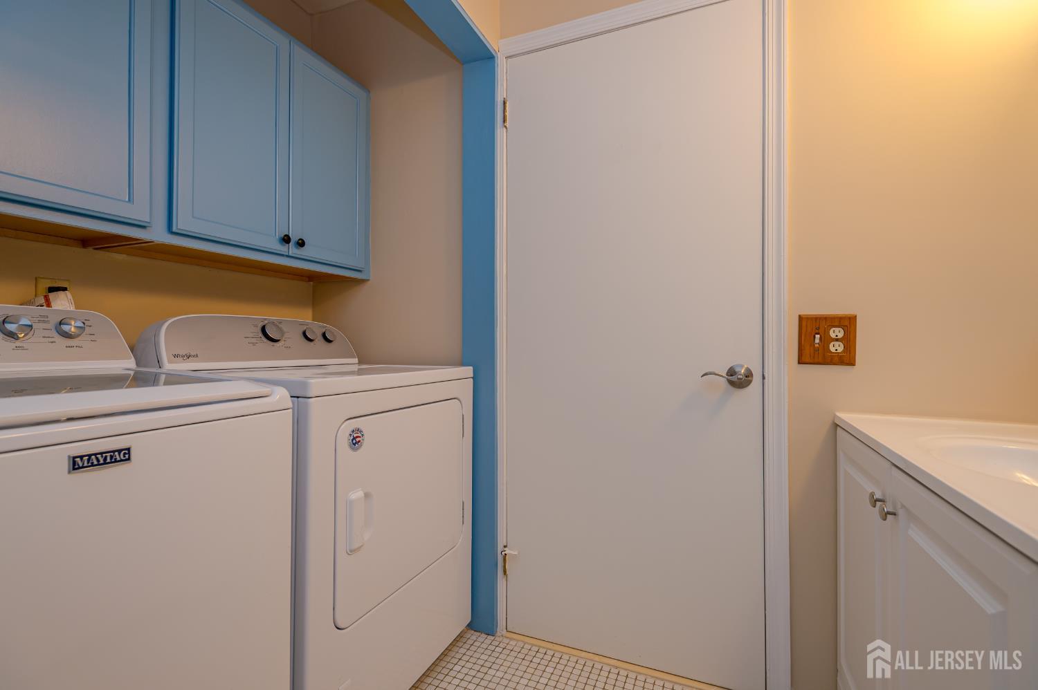 25 Foxhall, Unit 25 Middlesex, NJ 08846 - Photo 19 of 28