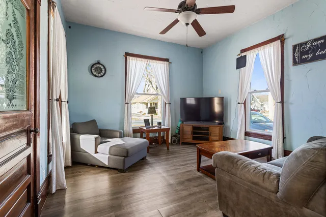 $189,900 | 457 South Independence Street, Monticello, IL 61856