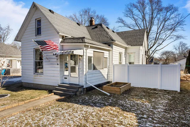 $189,900 | 457 South Independence Street, Monticello, IL 61856