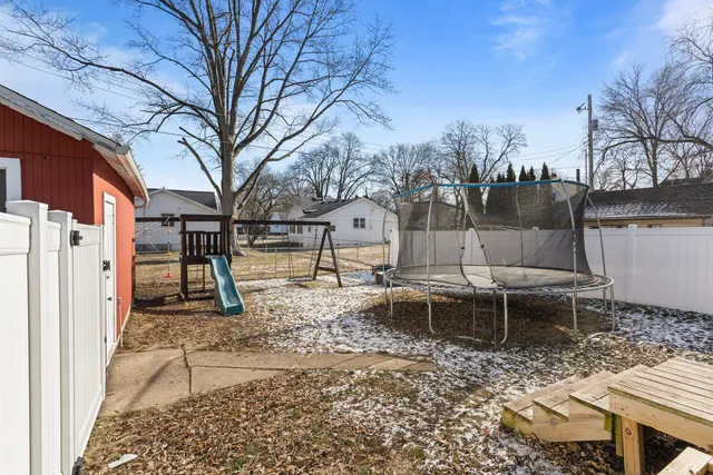 $189,900 | 457 South Independence Street, Monticello, IL 61856