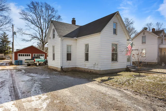 $189,900 | 457 South Independence Street, Monticello, IL 61856