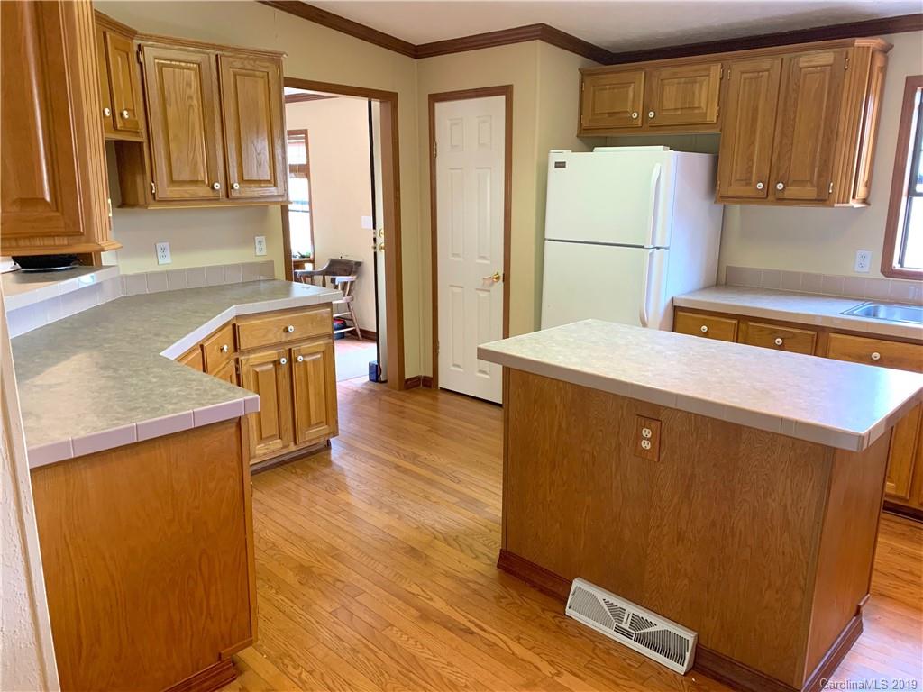 298 Rustic Ridge Drive Canton, NC 28716 - Photo 16 of 34