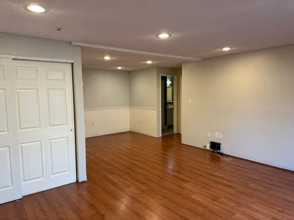$2,000 | 25 Village Rock Lane, Unit 2, Natick, MA 01760