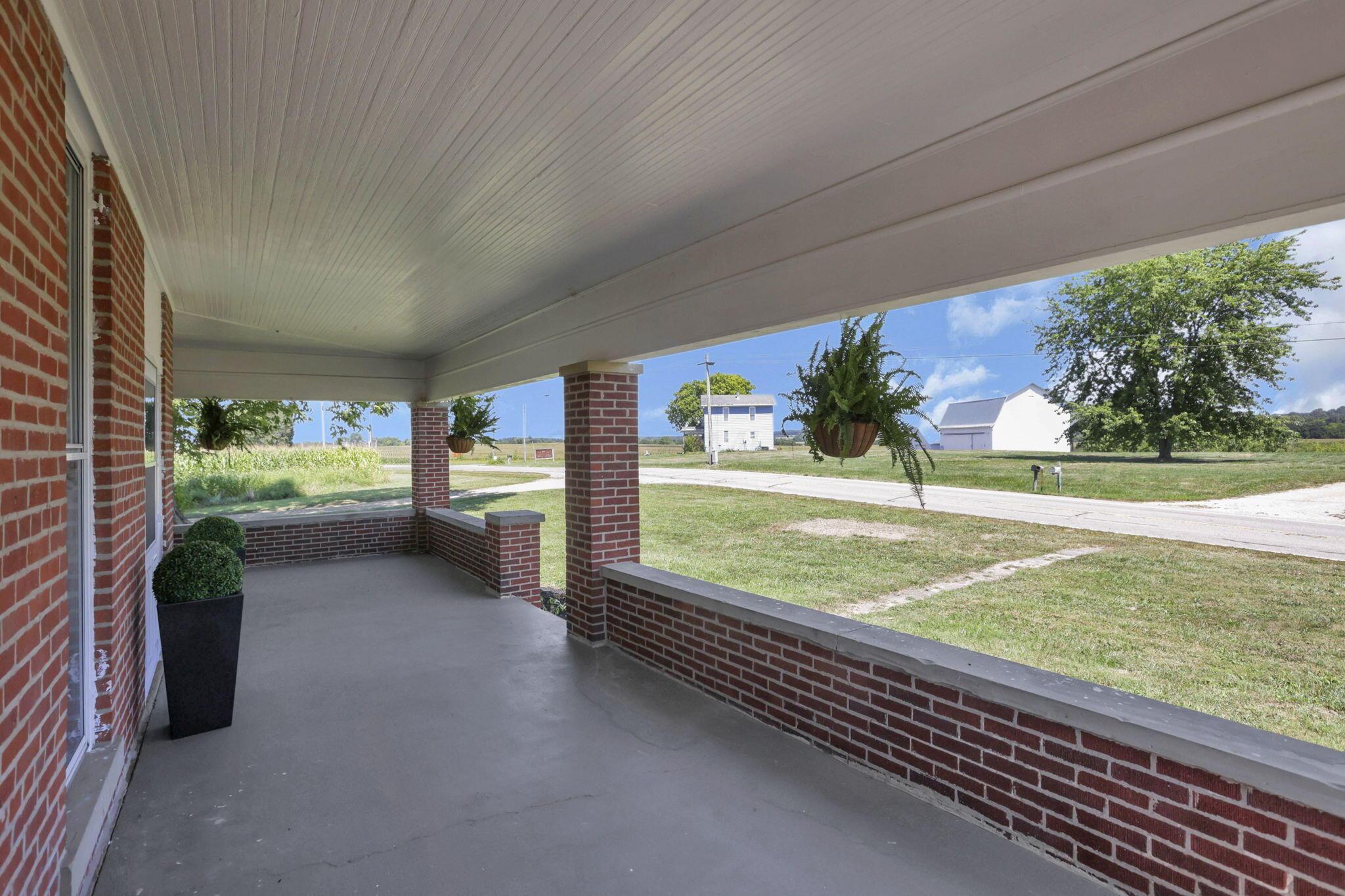 4535 Amanda Northern Road Amanda, OH 43102 - Photo 8 of 72 Front Porch