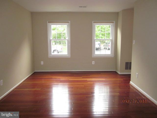 8463 Brainerd Court Springfield, VA 22153 - Photo 1 of 11 Living Room