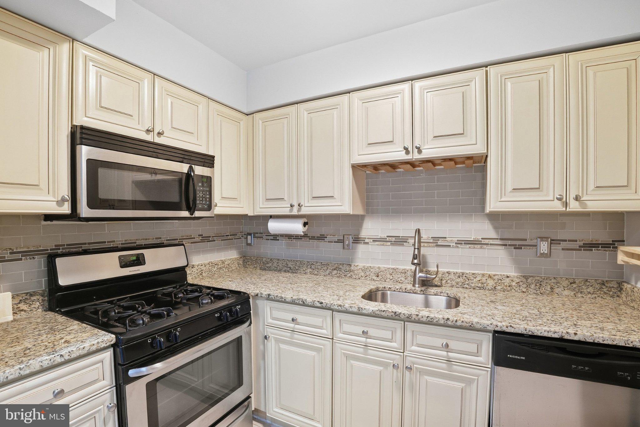 2105 Walsh View Terrace, Unit 15301 Silver Spring, MD 20902 - Photo 2 of 21 Gallery Image 2