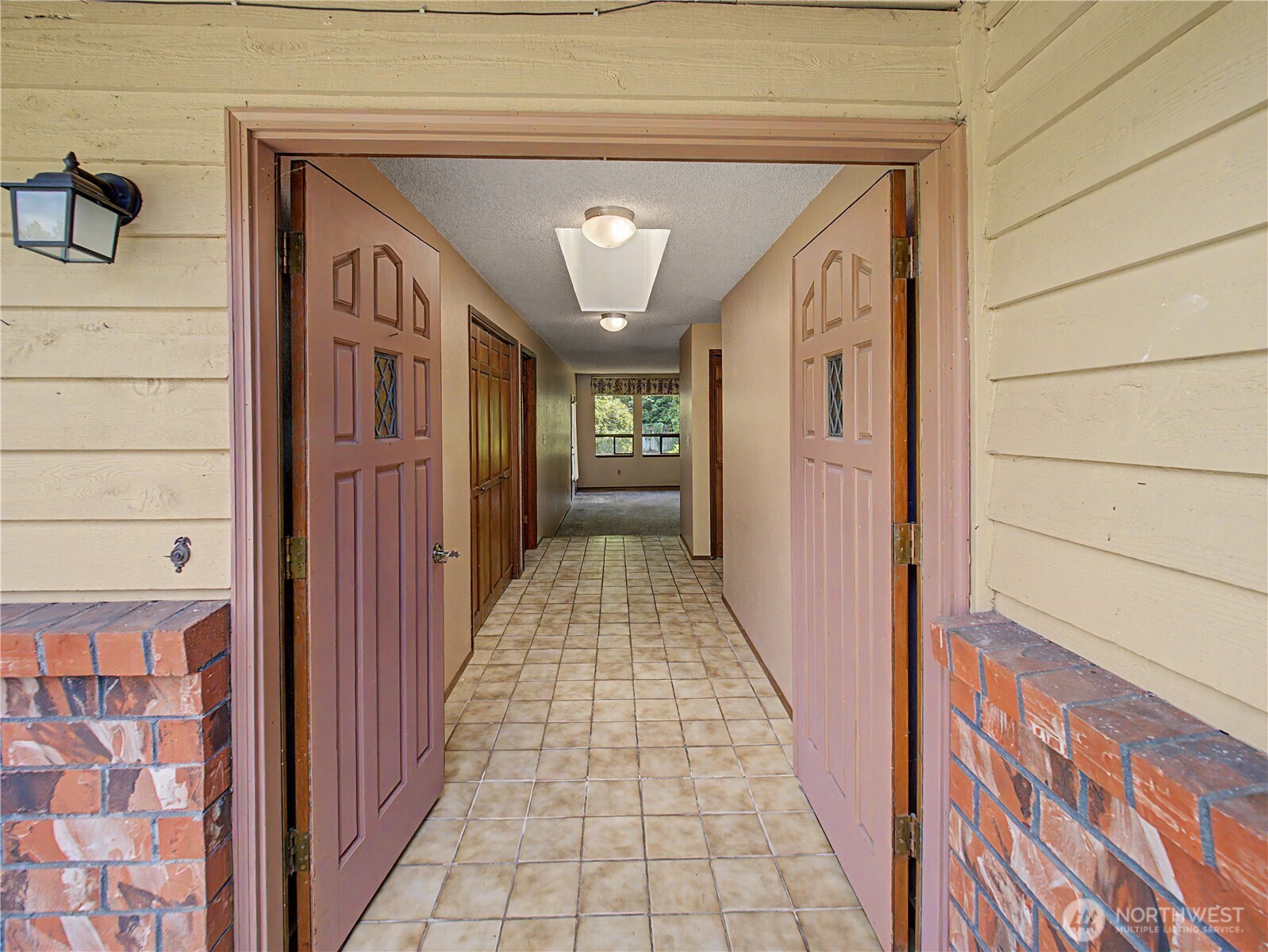 21327 Southeast 252nd Place Maple Valley, WA 98038 - Photo 4 of 27