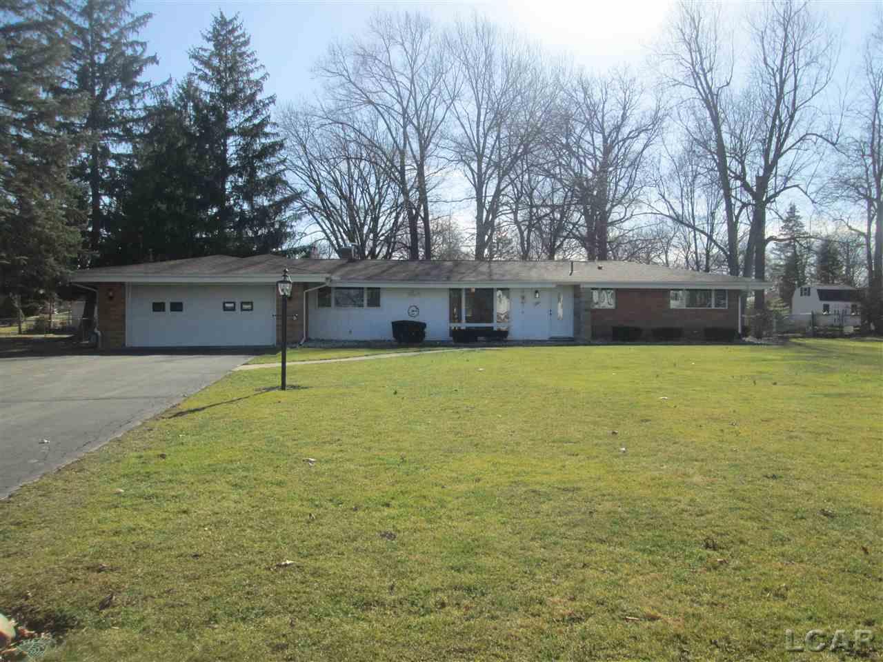 1241 East Oregon Road Adrian, MI 49221 - Photo 1 of 17 31280392.JPG
