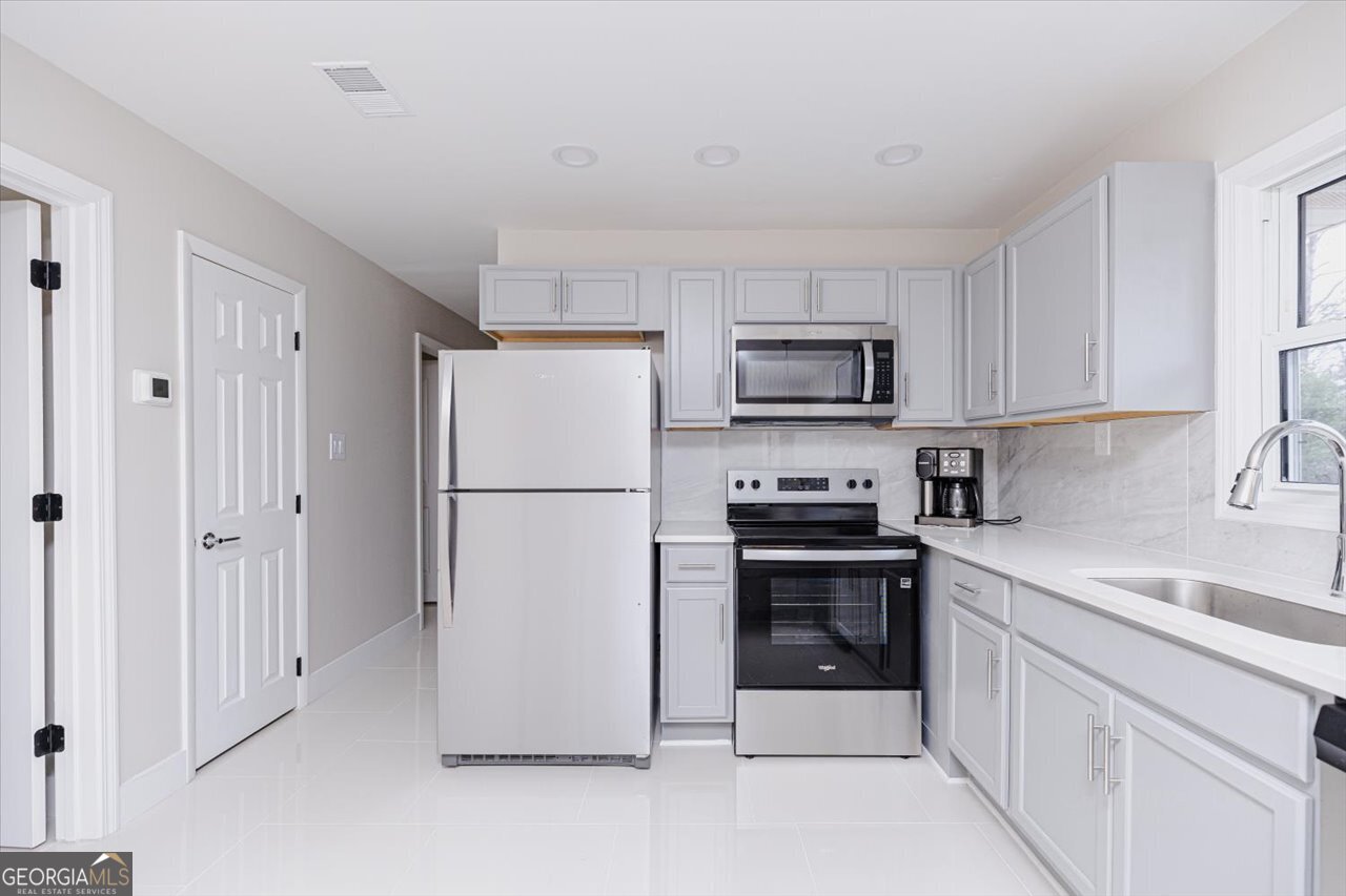 210 Webb Street Warner Robins, GA 31093 - Photo 17 of 54