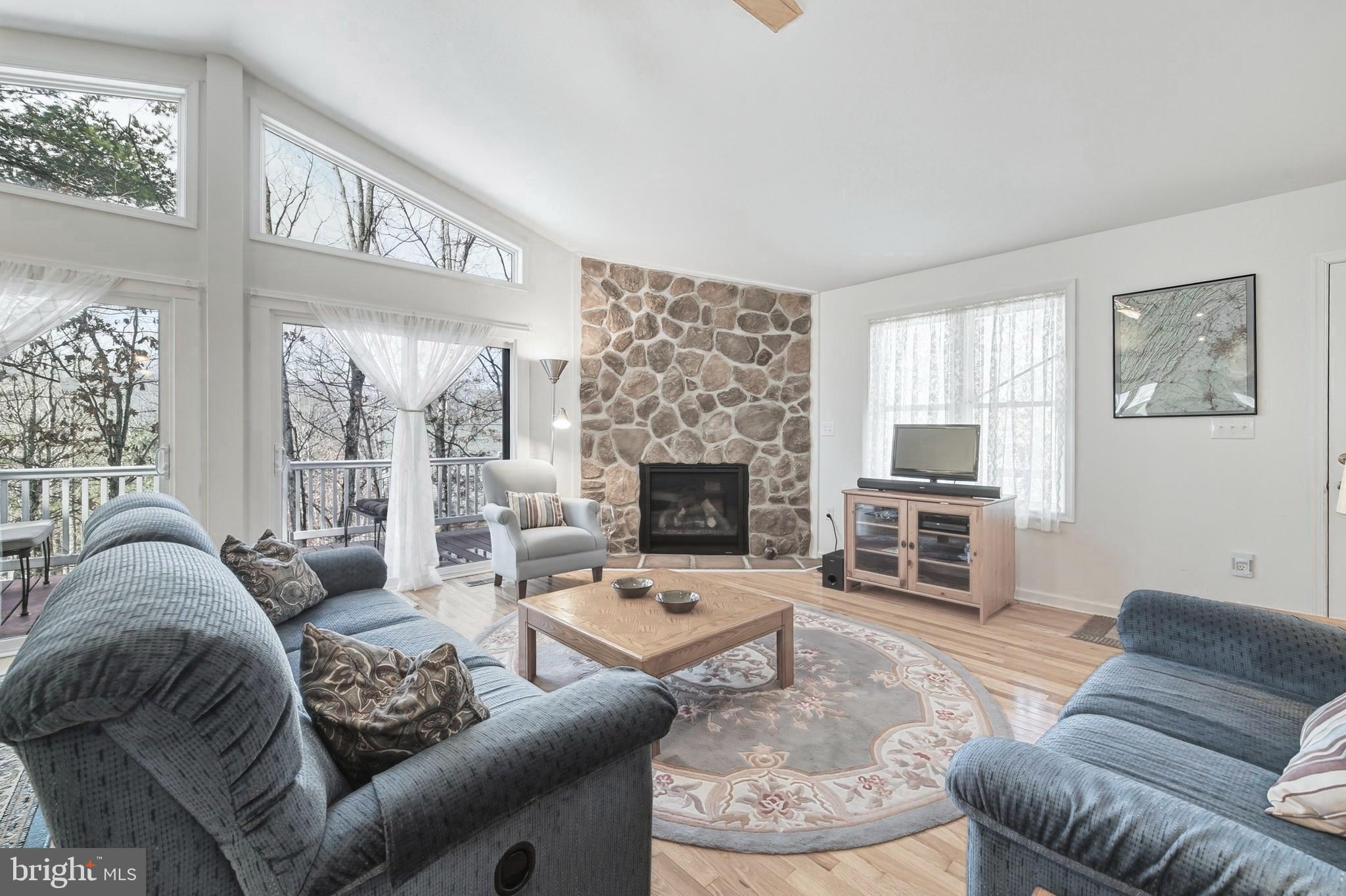 112 Auger Way Mount Jackson, VA 22842 - Photo 11 of 51 Main Level - Livingroom