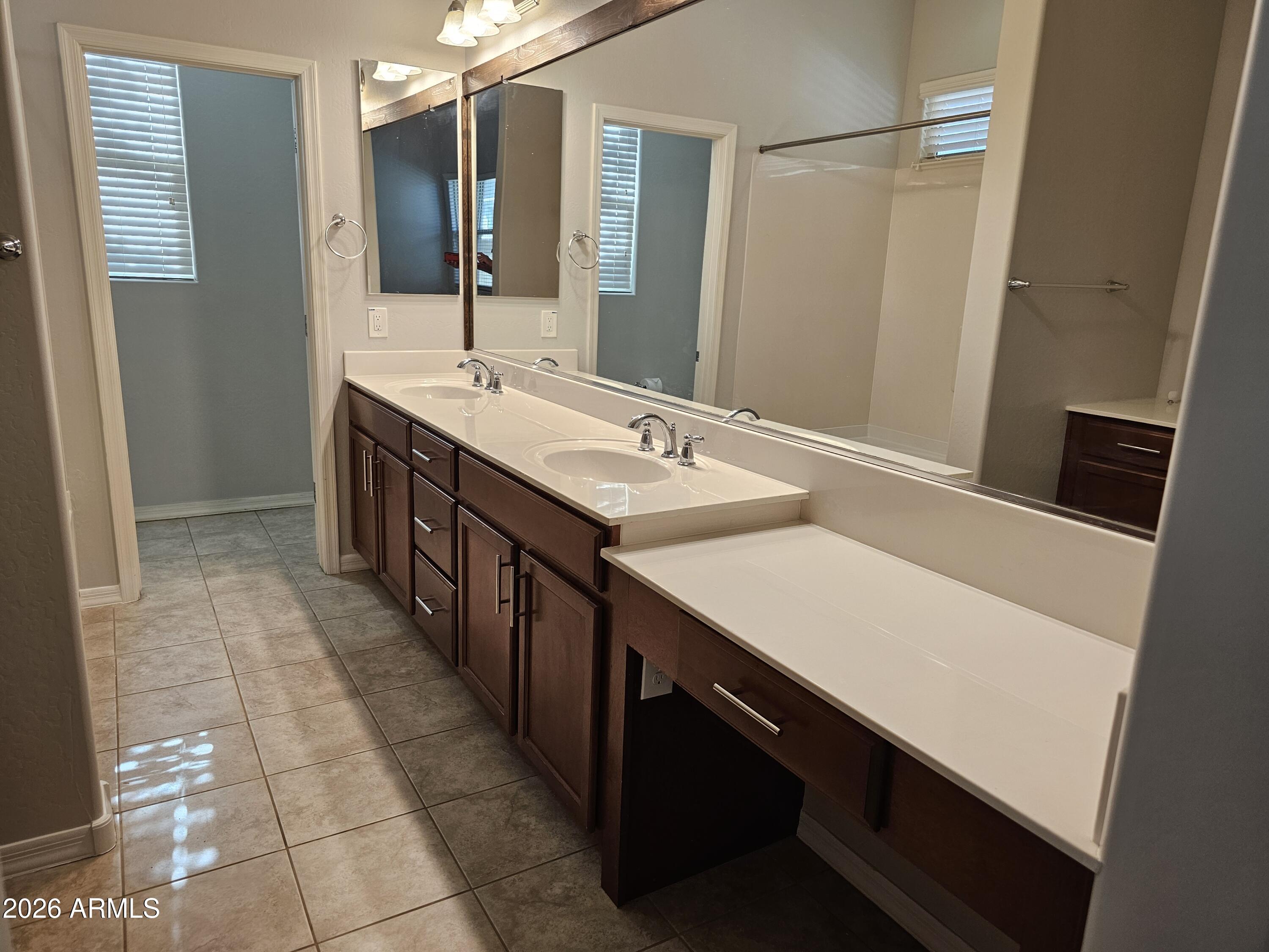2253 South Wallrade Lane Gilbert, AZ 85295 - Photo 11 of 26 Wallrade Primary Bath 1