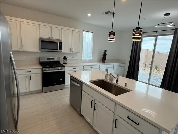 $2,600 | 7562 Quail Rock Avenue, Las Vegas, NV 89113