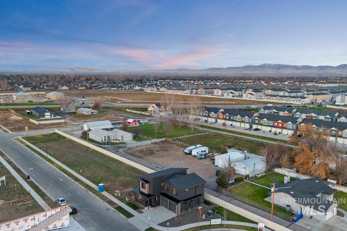 60 North Feather Reed Avenue Meridian, ID 83642 - Photo 38 of 50