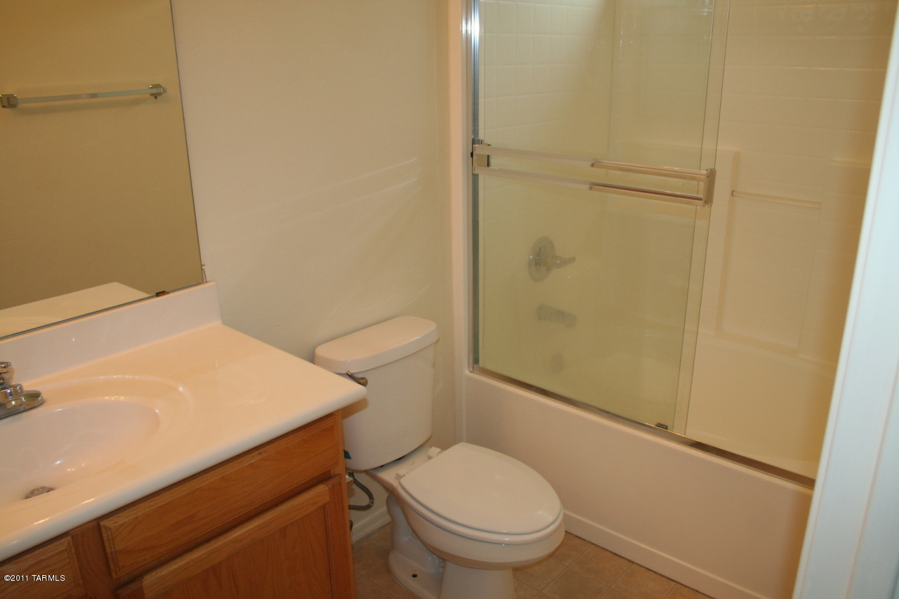 8383 East Sarnoff Ridge Loop Tucson, AZ 85710 - Photo 8 of 17