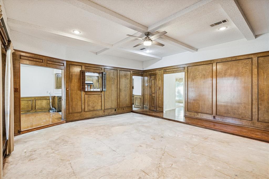 805 Newport Road Fort Worth, TX 76120 - Photo 10 of 27 an empty room with closet and windows