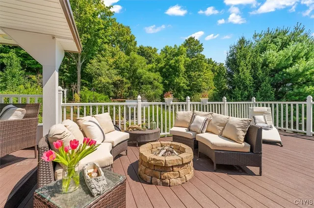 $699,900 | 6652 East Sorrell Hill Road, Van Buren, NY 13164