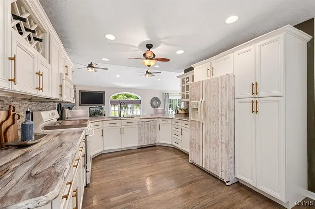 $699,900 | 6652 East Sorrell Hill Road, Van Buren, NY 13164