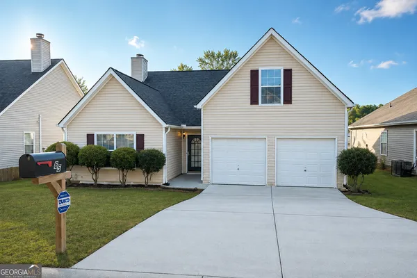 $2,200 | 65 Waters Edge Way, Fayetteville, GA 30215