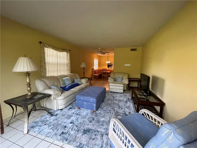 $1,800 | 96 Spring Lake Drive, Unit 101, Vero Beach, FL 32962