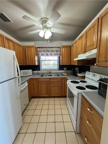 $1,800 | 96 Spring Lake Drive, Unit 101, Vero Beach, FL 32962