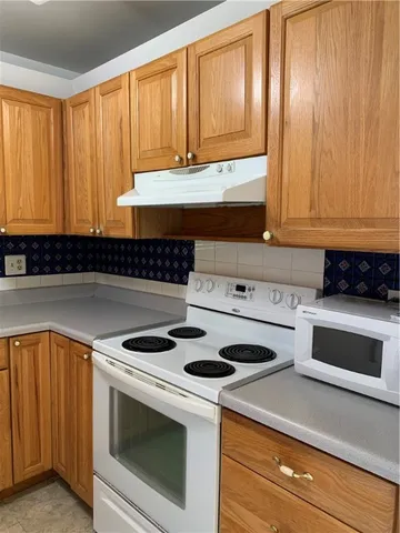 $1,800 | 96 Spring Lake Drive, Unit 101, Vero Beach, FL 32962