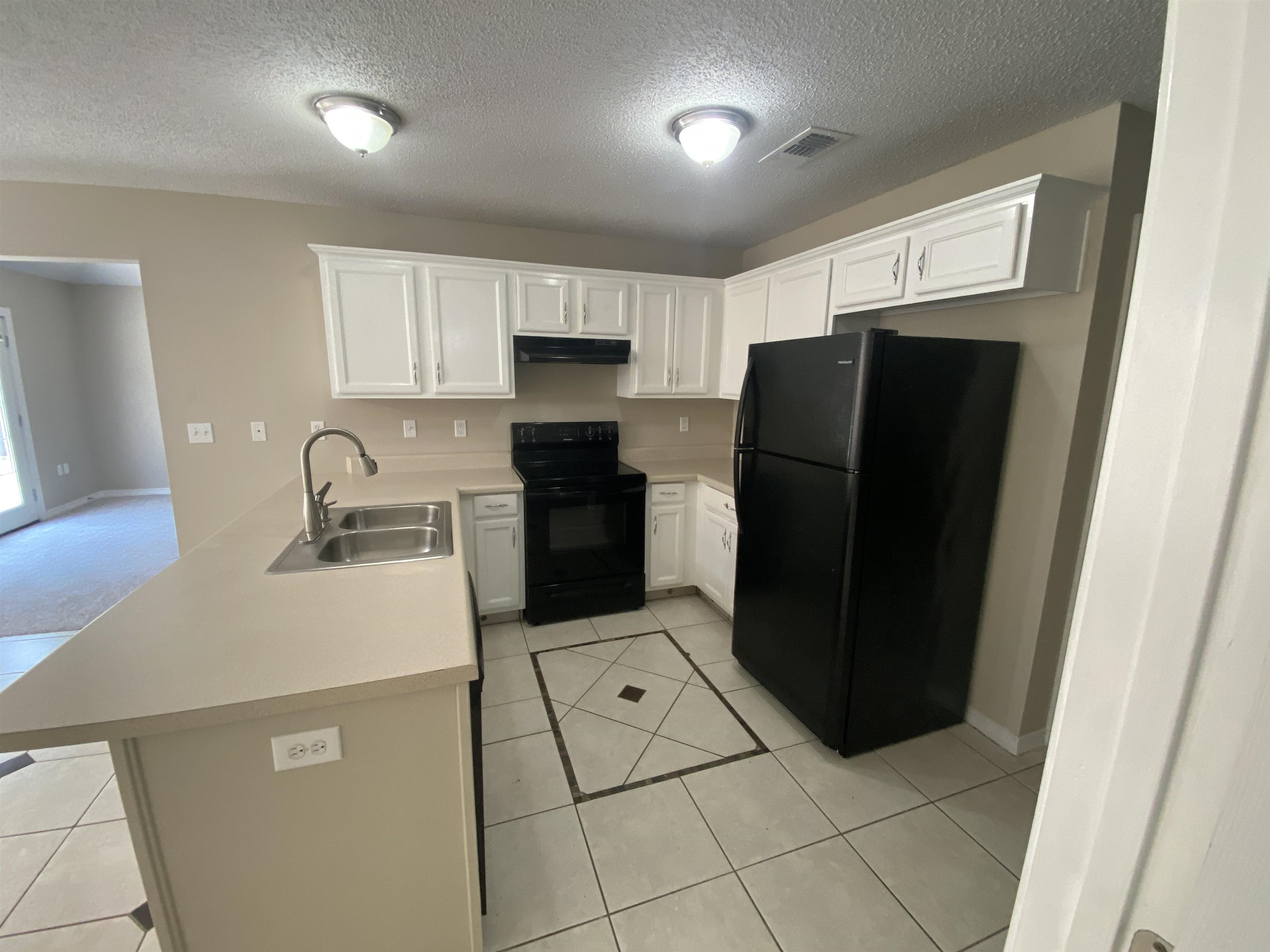 518 Meadow Lane Foley, AL 36535 - Photo 4 of 16