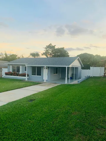$2,300 | 1092 Florence Road, Lantana, FL 33462