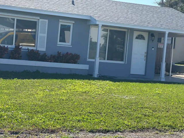 $2,300 | 1092 Florence Road, Lantana, FL 33462