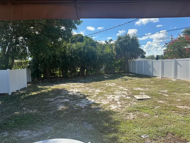 $2,400 | 1092 Florence Road, Lantana, FL 33462