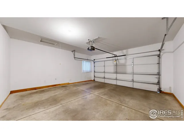 a view of a terrace with sky view