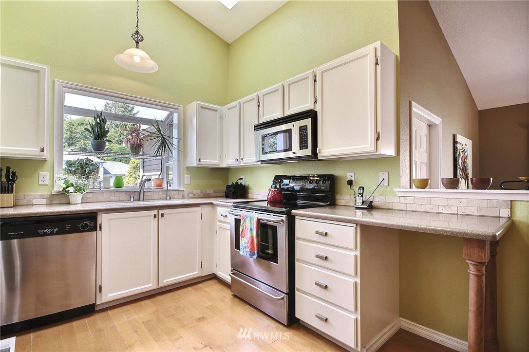 2232 186th Place Southeast Bothell, WA 98012 - Photo 8 of 22 Gallery Image 8