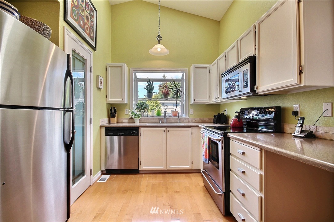 2232 186th Place Southeast Bothell, WA 98012 - Photo 10 of 22 Gallery Image 10