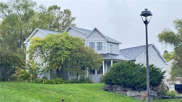$350,000 | 107 Weathervane Way, Camillus, NY 13209