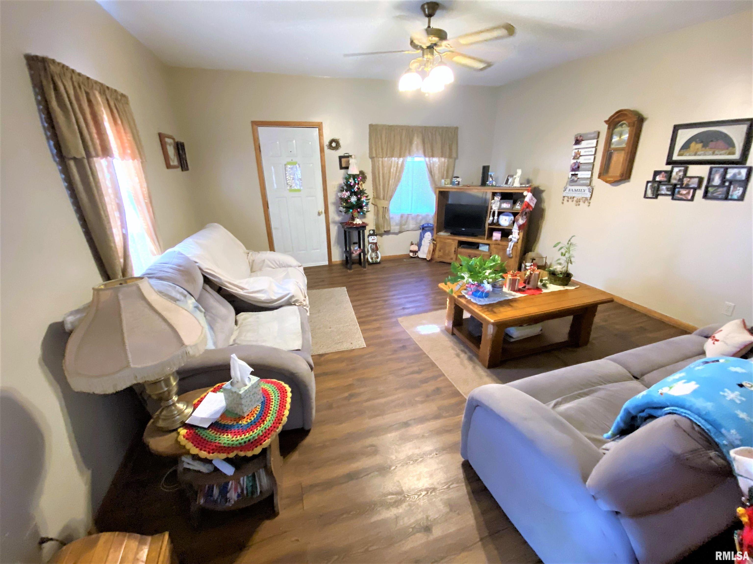 930 South State Street Flora, IL 62839 - Photo 5 of 42 Gallery Image 5