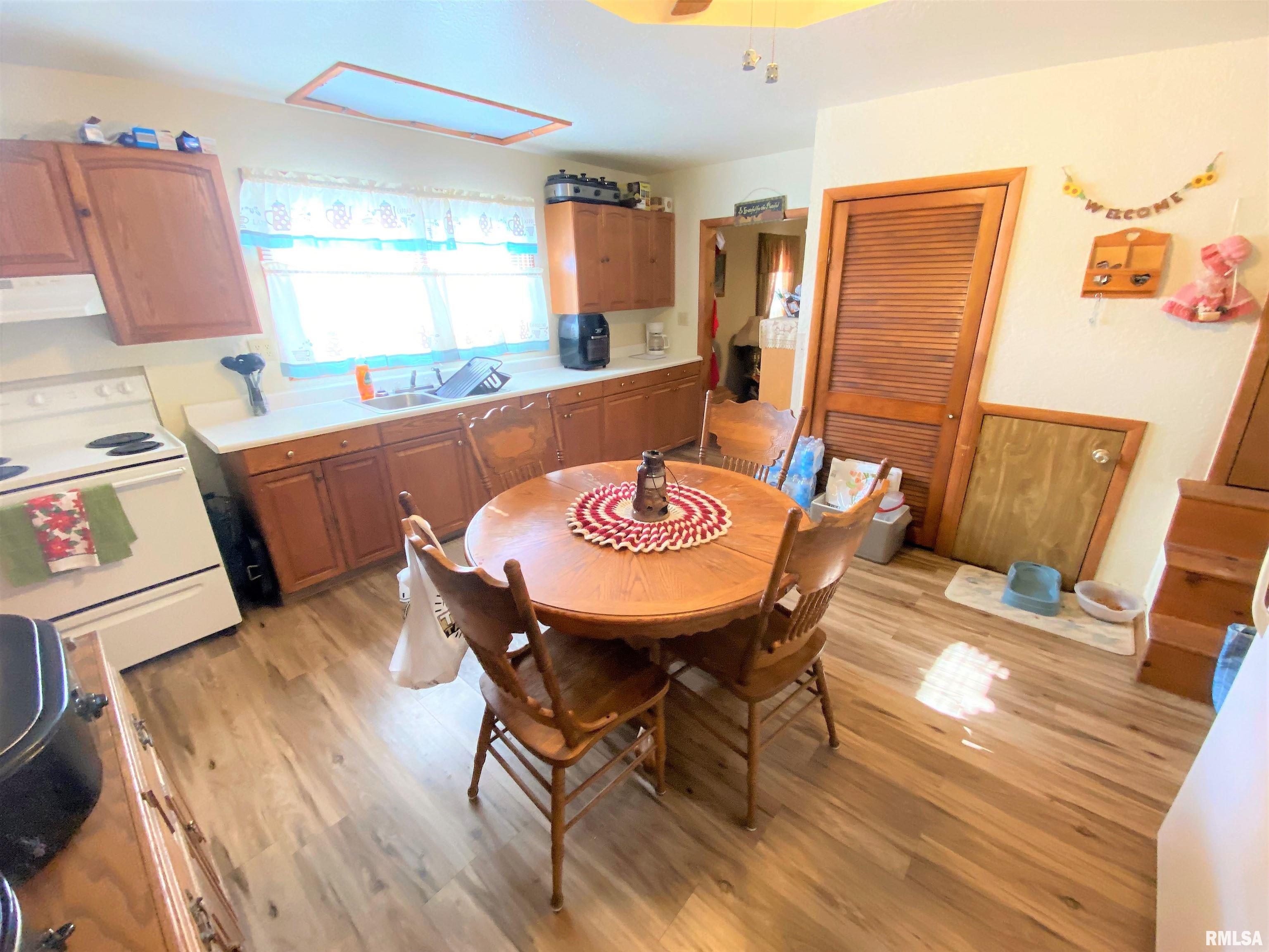 930 South State Street Flora, IL 62839 - Photo 9 of 42 Gallery Image 9