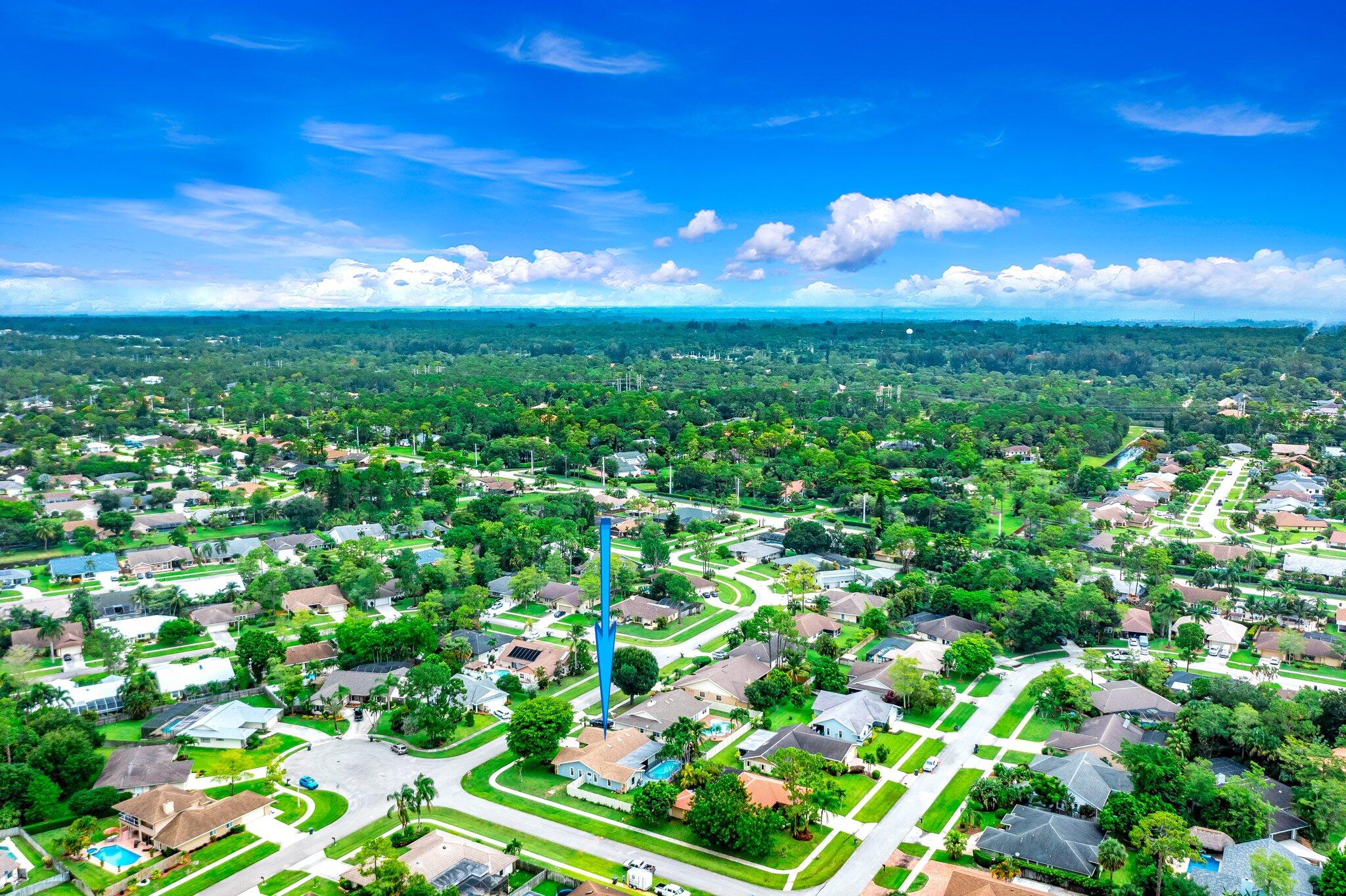 574 Juniper Place Wellington, FL 33414 - Photo 10 of 48 a view of a big yard