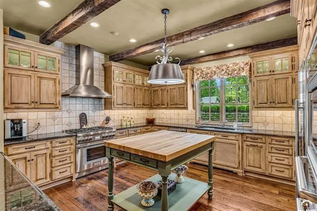 $1,799,000 | 208 Fall Creek Drive, Lawrence, KS 66049