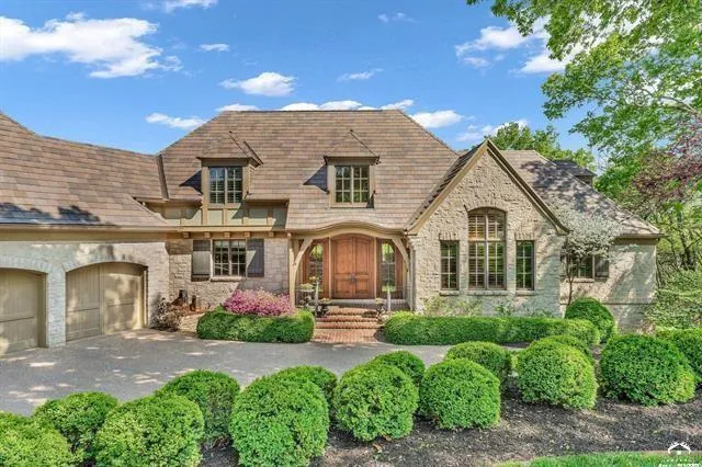 $1,799,000 | 208 Fall Creek Drive, Lawrence, KS 66049
