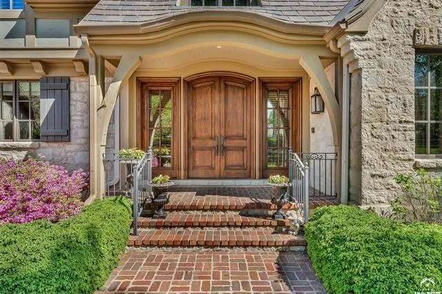 $1,799,000 | 208 Fall Creek Drive, Lawrence, KS 66049