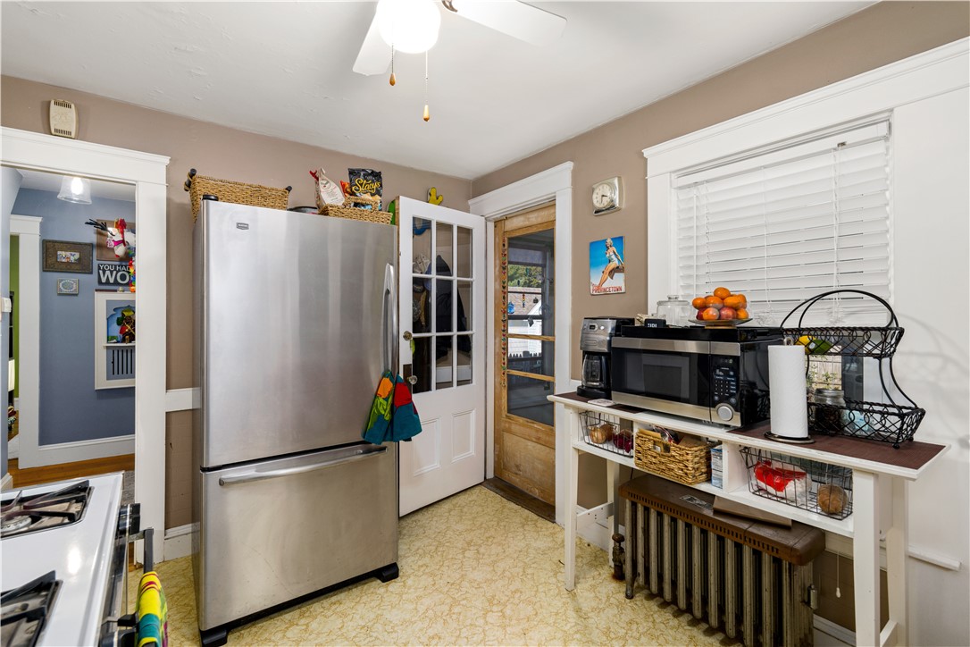 122 Spring Green Road Warwick, RI 02888 - Photo 8 of 22 Kitchen