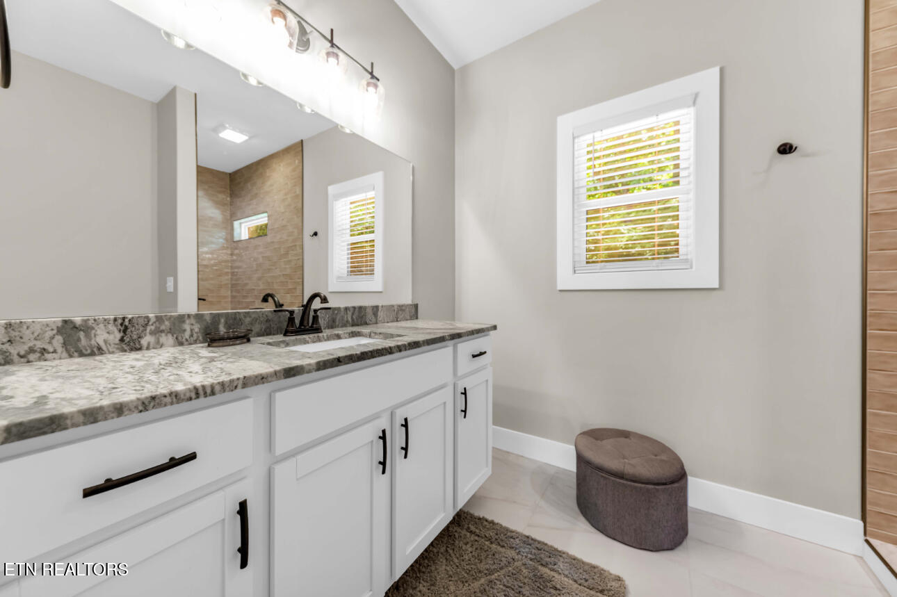 254 Clear Creek Road Kodak, TN 37764 - Photo 9 of 26 Master bath