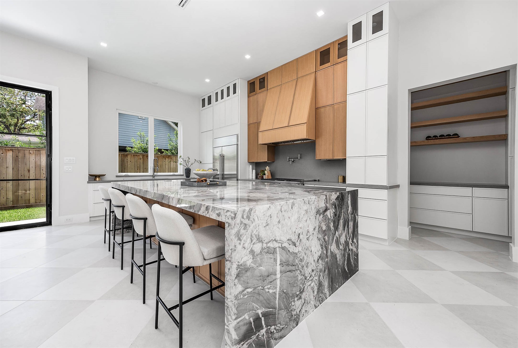 408 West 30th Street Houston, TX 77018 - Photo 10 of 40