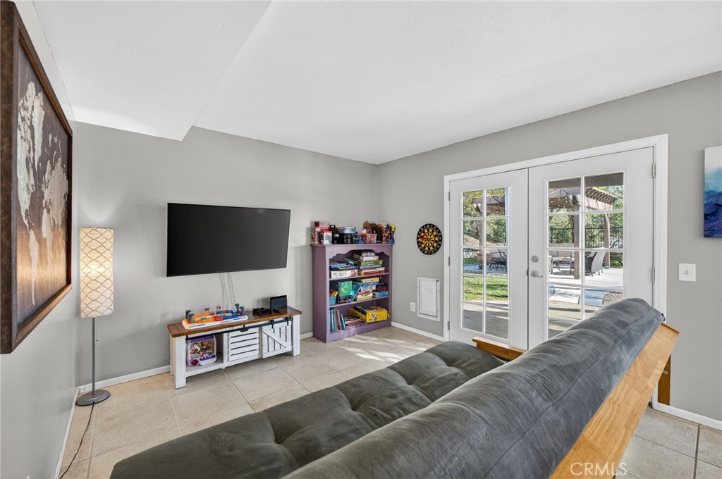 42928 Agena Street Temecula, CA 92592 - Photo 19 of 70 Family room