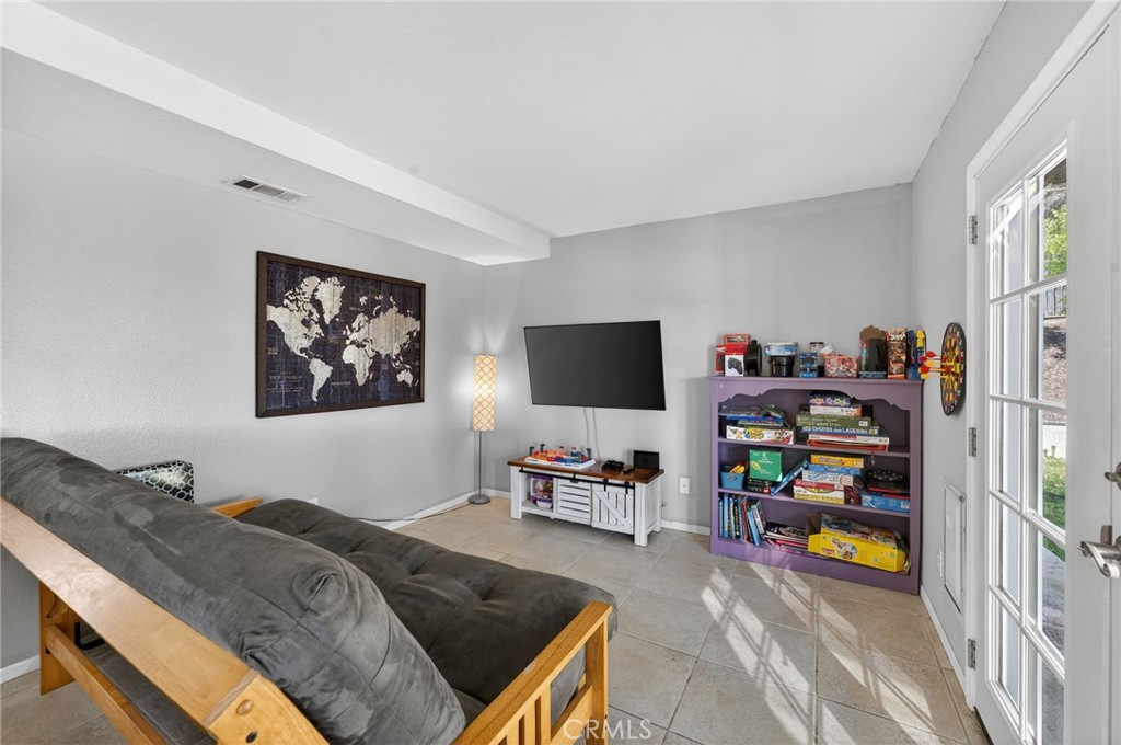 42928 Agena Street Temecula, CA 92592 - Photo 20 of 70 Family room