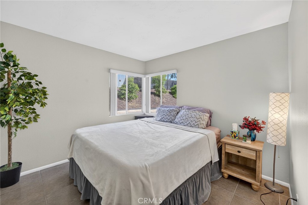 42928 Agena Street Temecula, CA 92592 - Photo 28 of 70 Downstairs bedroom 1
