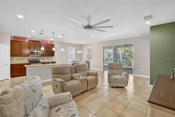 $374,900 | 2819 Holly Bluff Court, Plant City, FL 33566