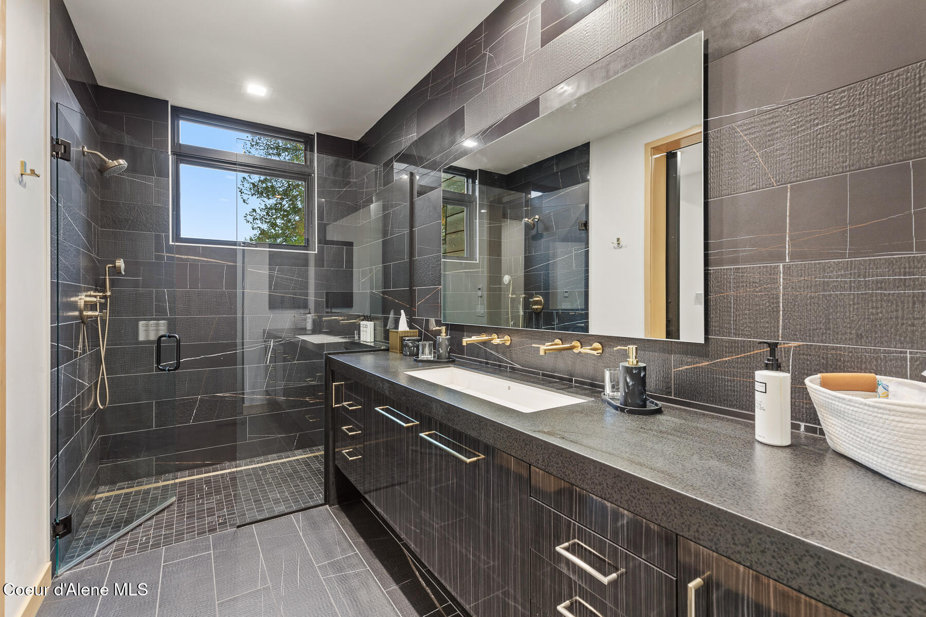 804 East Lakeside Avenue Coeur D'Alene, ID 83814 - Photo 27 of 55 804ELakesideAve-25