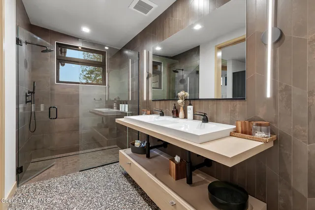 $2,275,000 | 804 East Lakeside Avenue, Coeur D'Alene, ID 83814